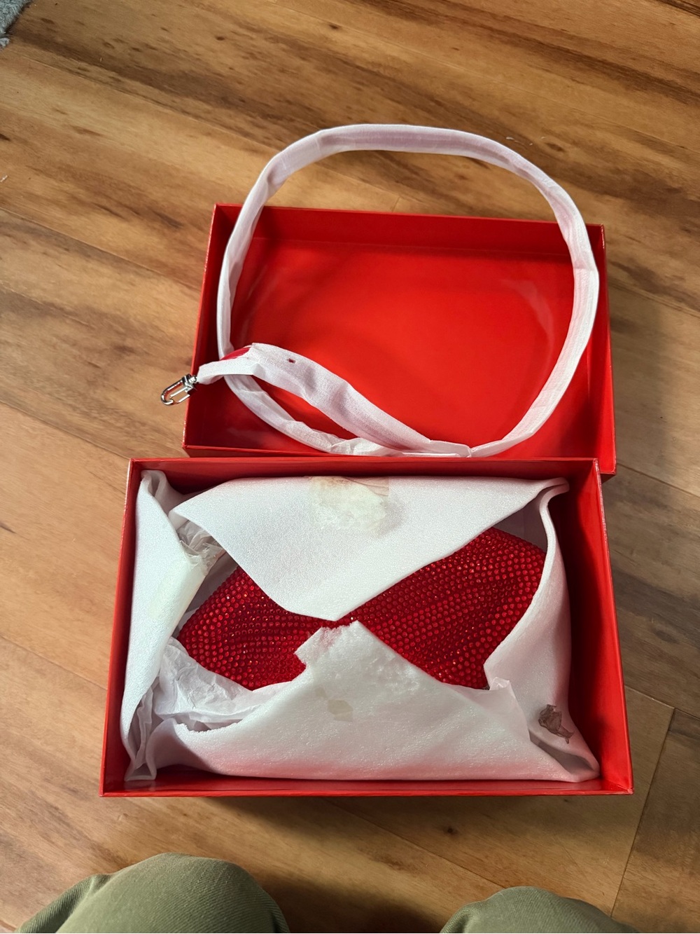 Simon Miller Red Crystal Lip Clutch - Picture 5 of 6
